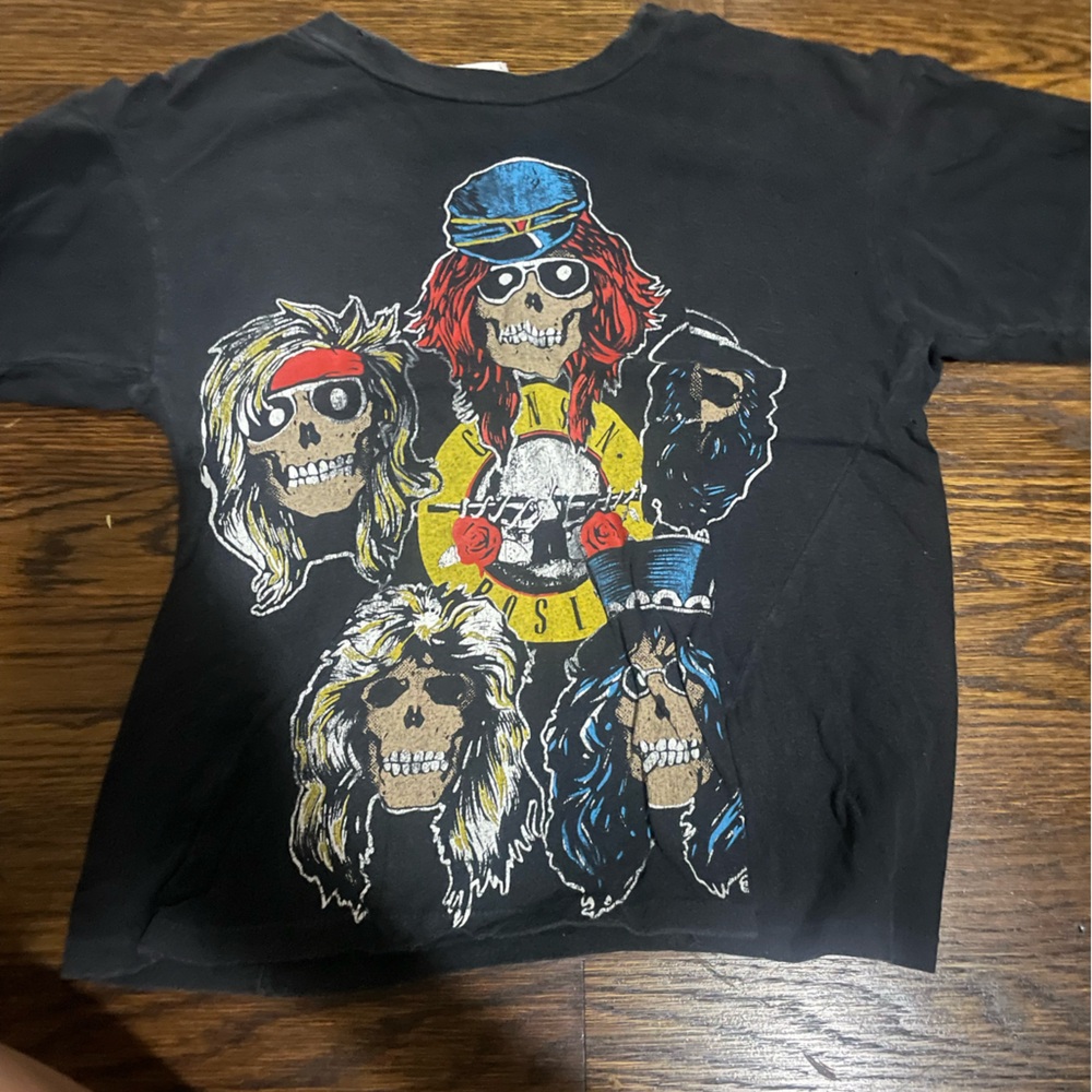 MadeWorn Black Guns N' Roses Skull Band Short Sleeve Tee